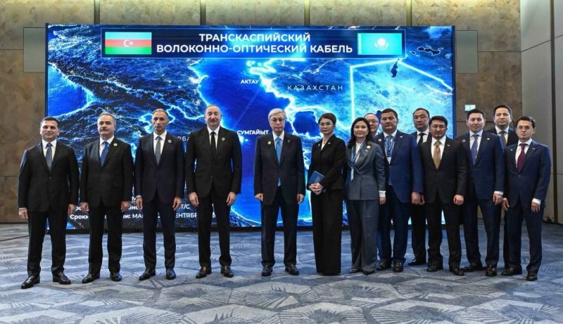 Kazakistan ve Azerbaycan'dan Dijital İpek Yolu'nda Tarihi Adım: Hazar Denizi'nin Altından 400 Tbps Kapasiteli Fiber Optik Hat Devreye Alındı