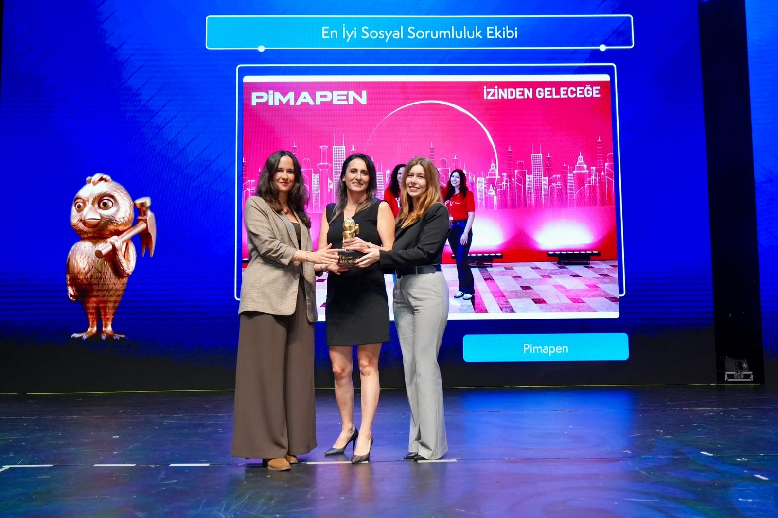 Pimapen'e The Hammers Awards'tan Üç Ödül
