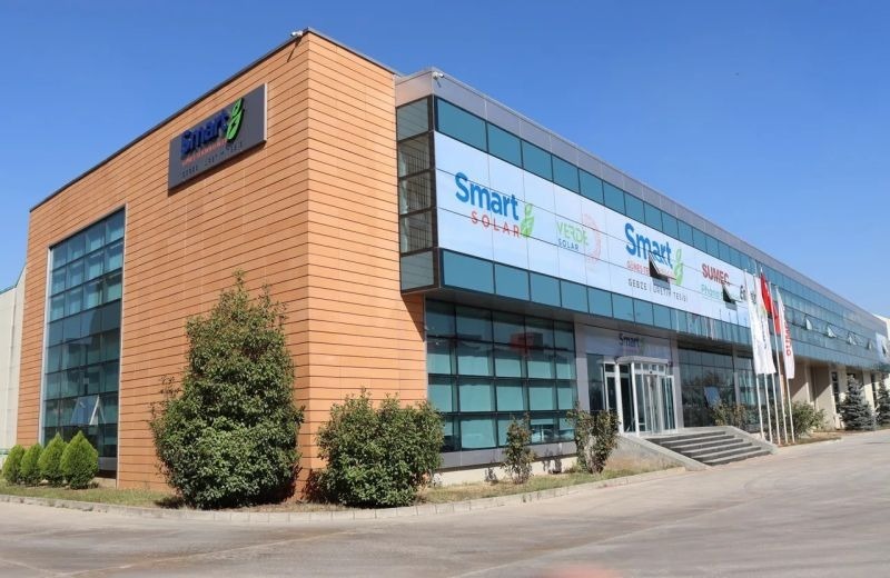 Smart Güneş Enerji'den 23,45 Milyon Dolarlık Depolamalı GES Sözleşmesi